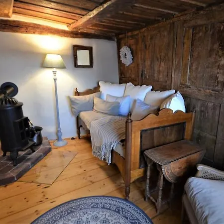 Romantische Zeitreise In Historischer Kaeserei *