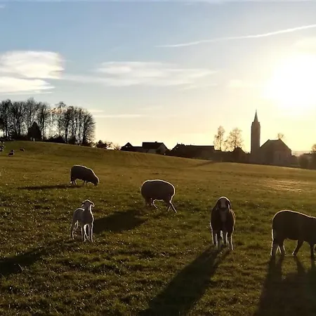 Romantische Zeitreise In Historischer Kaeserei